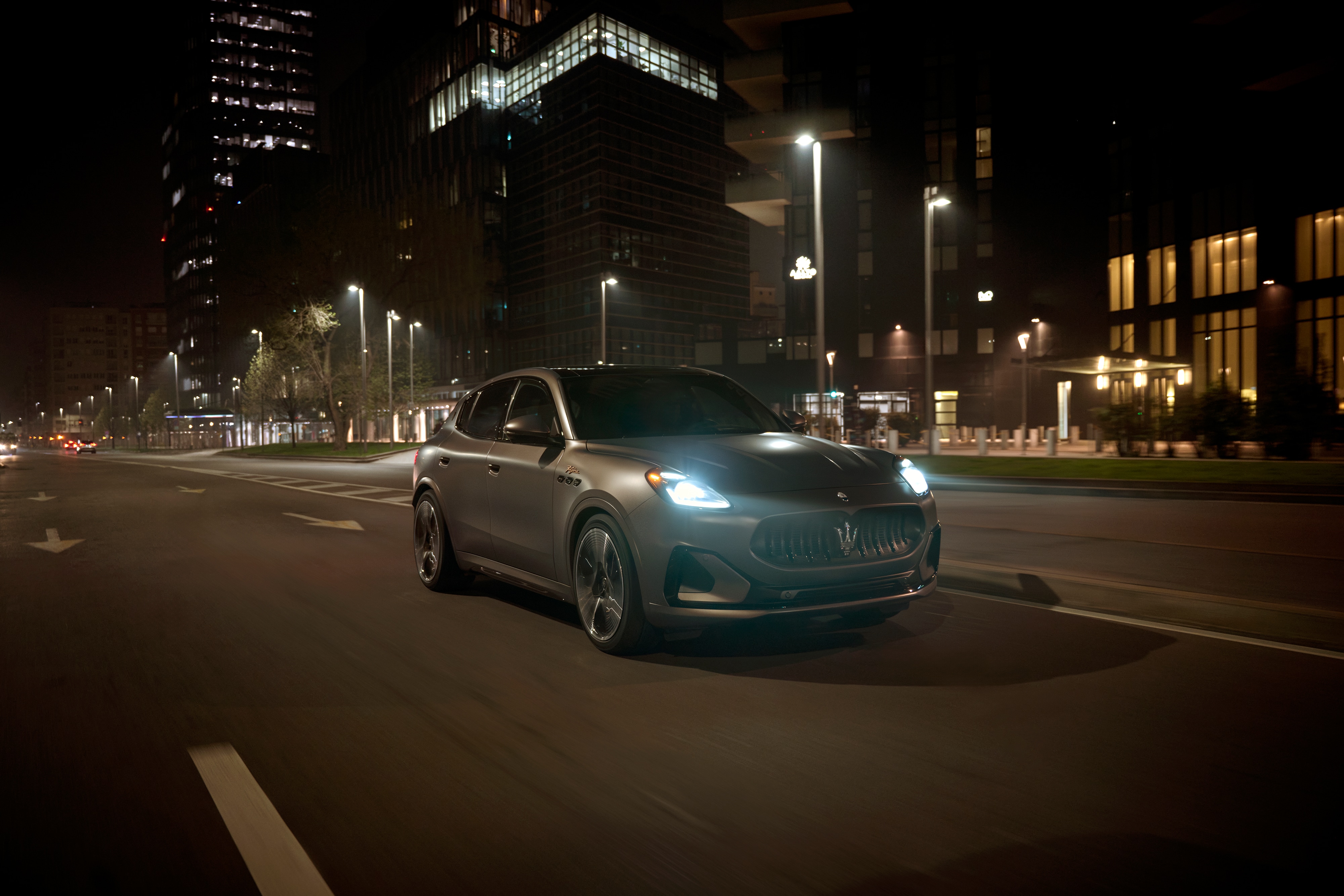 2026-Maserati-Grecale-Folgore-SUV-L02.jpg